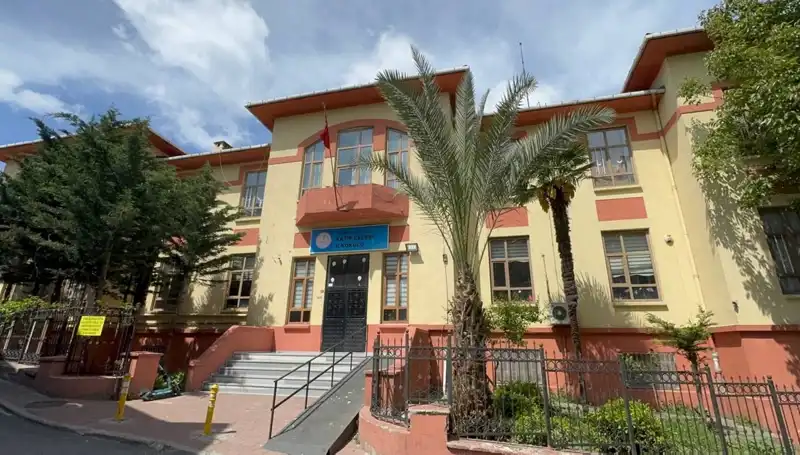 Depremden Etkilenen 4 Okul, Riskli Durum Nedeniyle Boşaltıldı