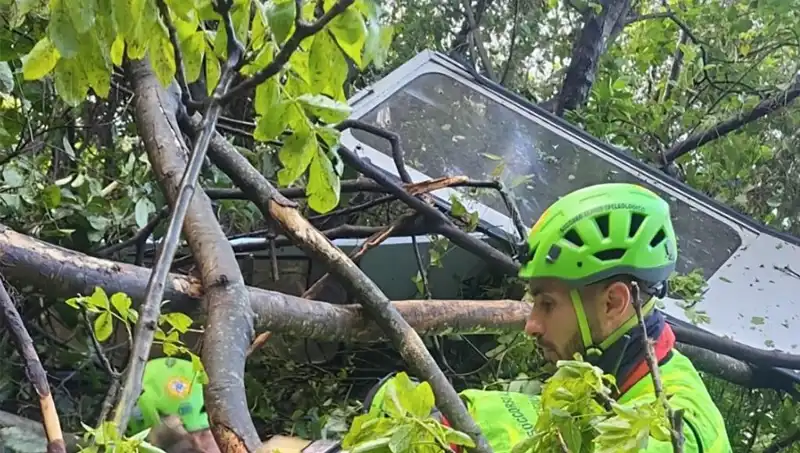İtalya'da Teleferik Faciası: Çekme Halatının Kopması Trajediye Neden Oldu
