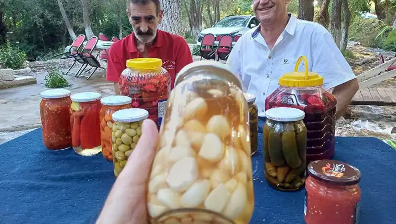 Araban Sarımsağı ile Hazırlanan Turşu, Şifanın Yeni Adı Oluyor