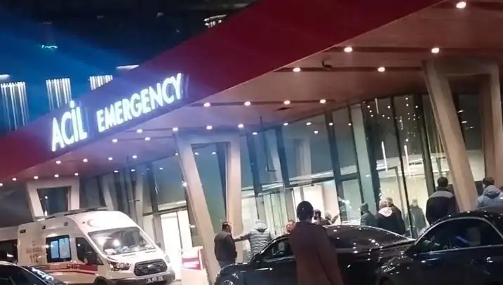 Dışarıda Telefon Görüşmesi Yapan Genç, Silahlı Saldırıya Uğradı