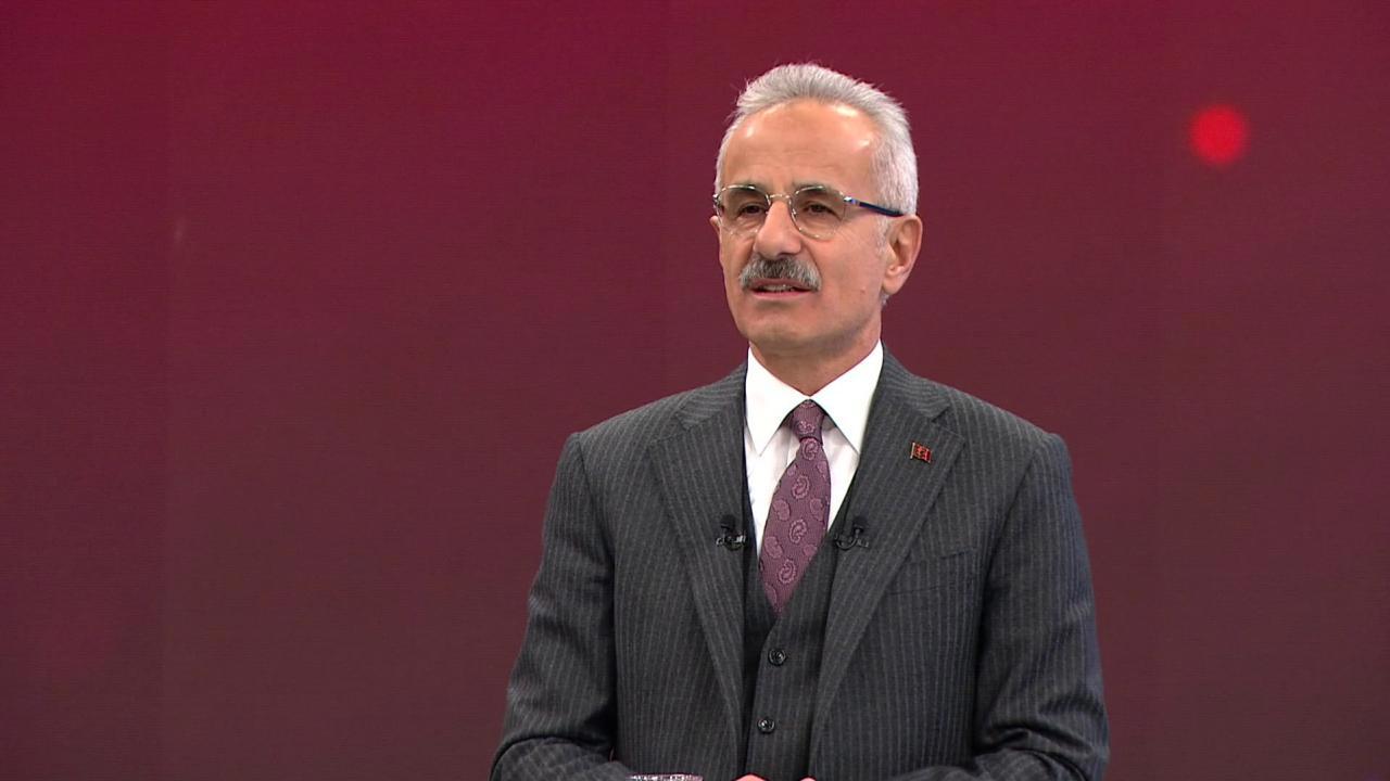 Bakan Uraloğlu: Sosyal Medyaya Düzenleme Bu Yıl Geliyor