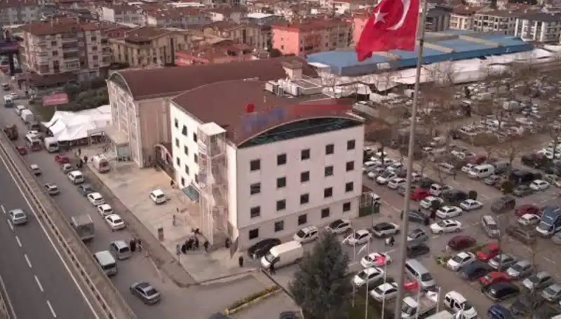 Özel Hastaneye Deprem Mührü: Perde Betonları Neden Kırıldı?