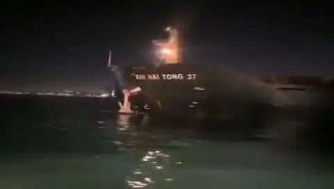 Ahırkapı’da Yük Gemisi Karaya Oturdu: Denizde Şok Gelişmeler!
