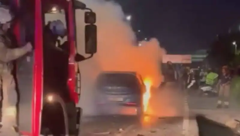 Otoyolda Feci Kaza: Bariyerlere Çarpan Araç Alev Alev Yandı