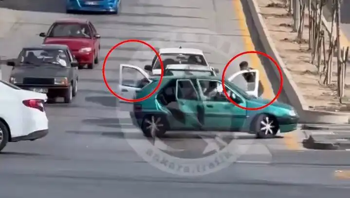 Trafikte Kılıç ve Bıçaklı Saldırı: Gözaltılar Başladı!