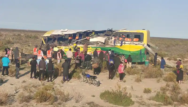 Bolivya'da Otobüs Faciası: 37 Kişi Hayatını Kaybetti