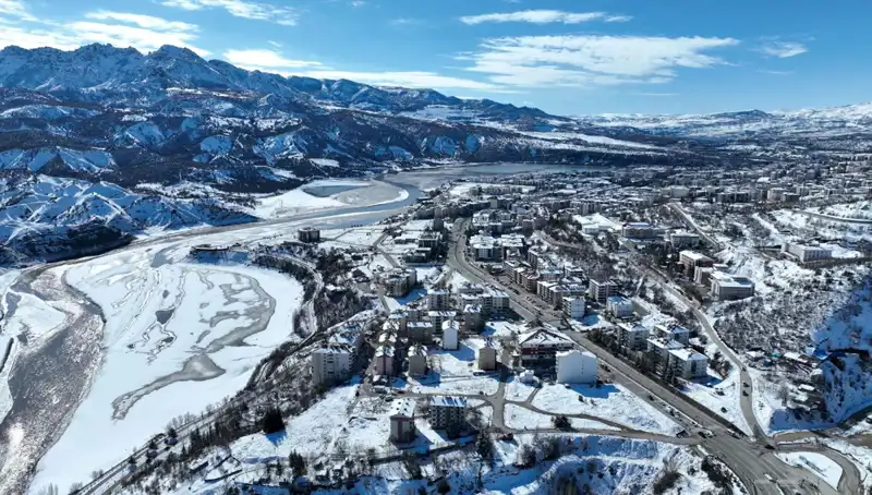Tunceli'de Yaşanan Şiddetli Hava Koşulları 131 Köy Yolunu Ulaşıma Kapadı!
