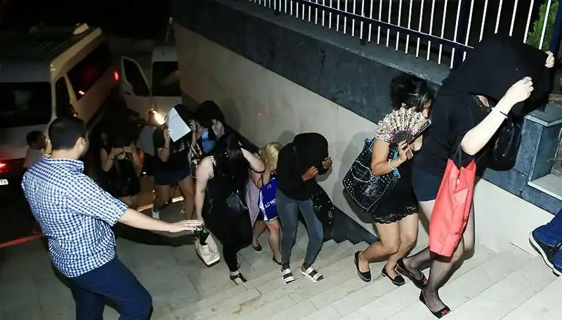 Düzce'de Fuhuş Operasyonunda Şok Gelişme: 5 Zanlı Yakalandı!