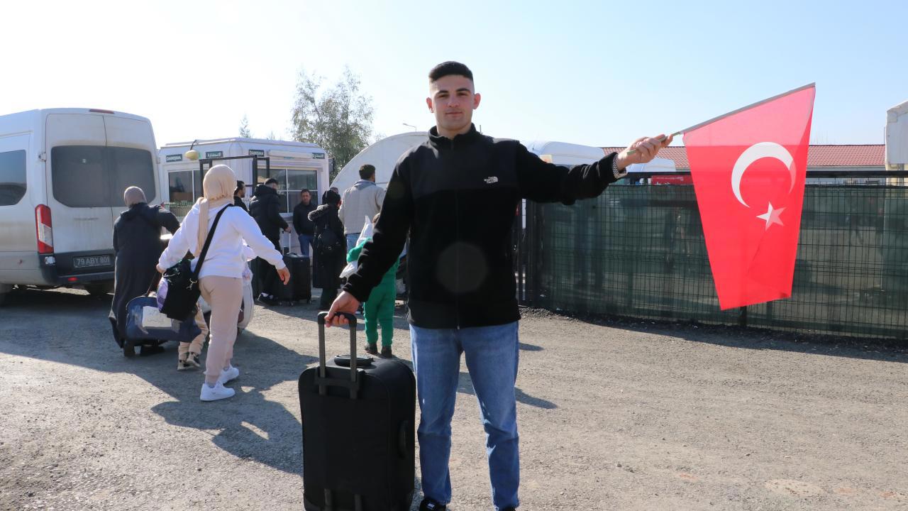 Türk Bayrağıyla Dönen Abdulkadir'in Suriye Kararı