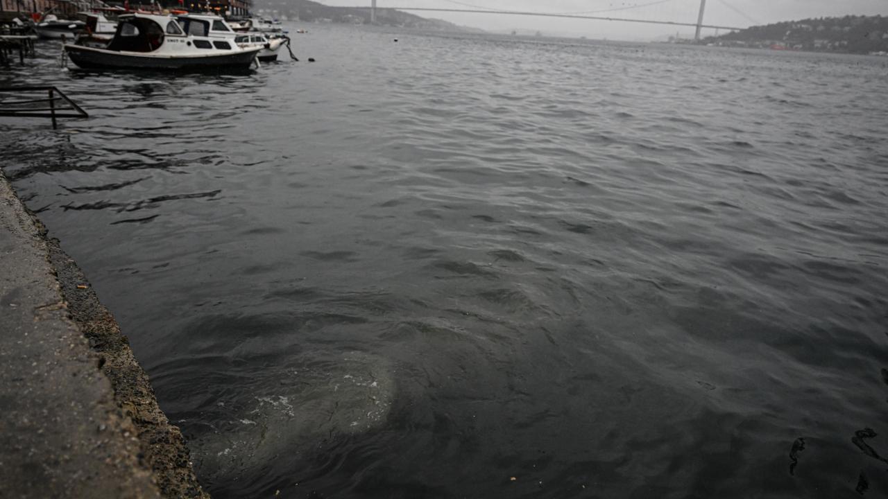Üsküdar'da Kanalizasyon Suyu Denize Akıyor