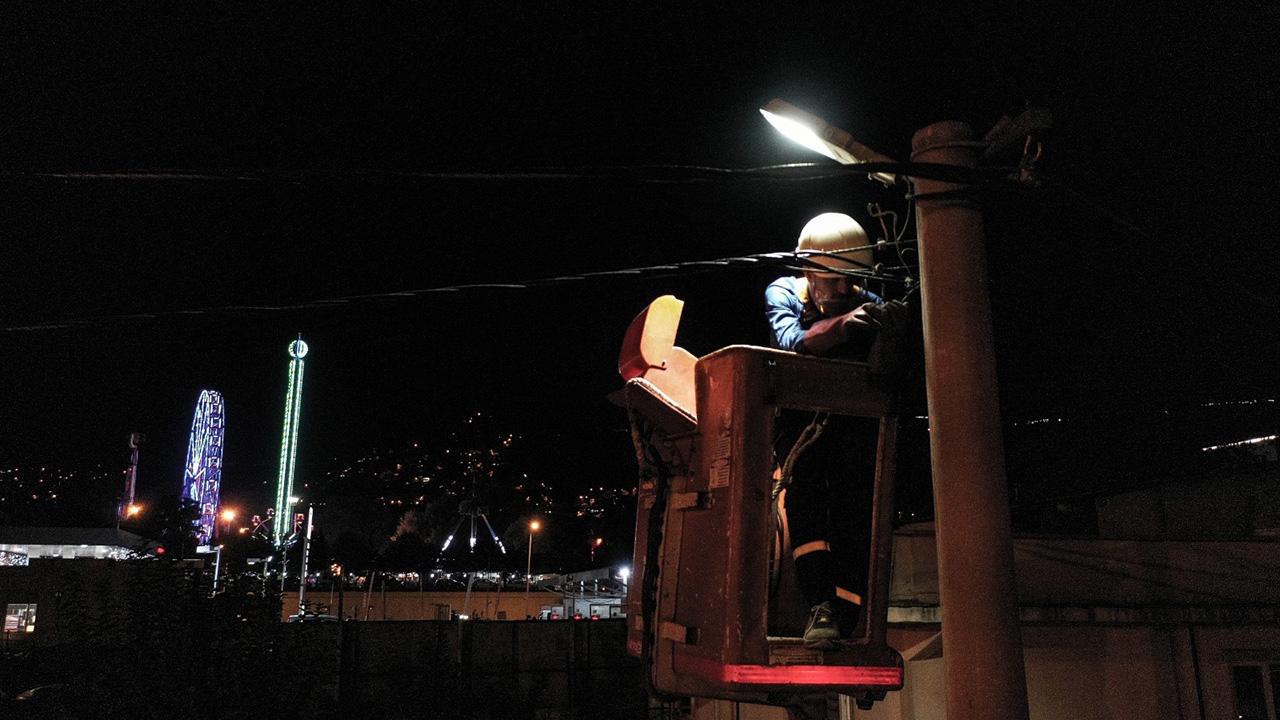 Yılbaşında Çalışarak Kesintisiz Enerji Sağlayan Enerji Çalışanları