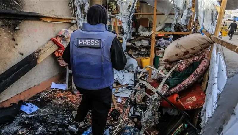 İsrail, Gazetecilerin Çadırını Vurarak Basın Özgürlüğüne Darbe Vurdu!