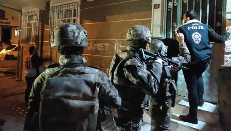 Adana'da Yoldaşlar Suç Örgütüne Büyük Operasyon: 41 Kişi Tutuklandı
