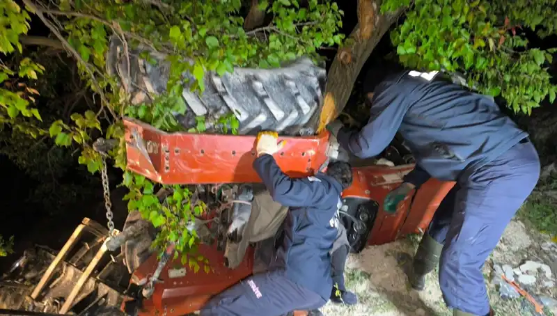 Kontrolden Çıkan Traktörün Devrilmesi Sonucu Sürücü Hayatını Kaybetti