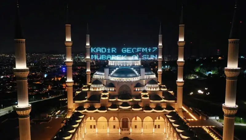Kadir Gecesi 2025: Ramazan'ın En Kutsal Anı Hakkında Bilmeniz Gerekenler