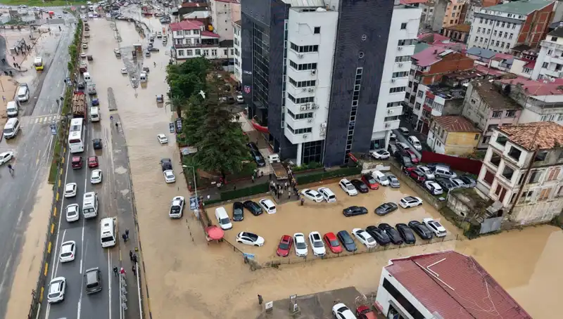 Trabzon’da Sel Felaketi Sonrası Arama Kurtarma Çalışmaları Sürüyor