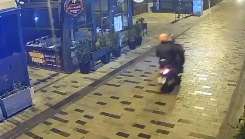 Gece Kulübünde Haraç Saldırısı: Torpille Ateş Açtılar