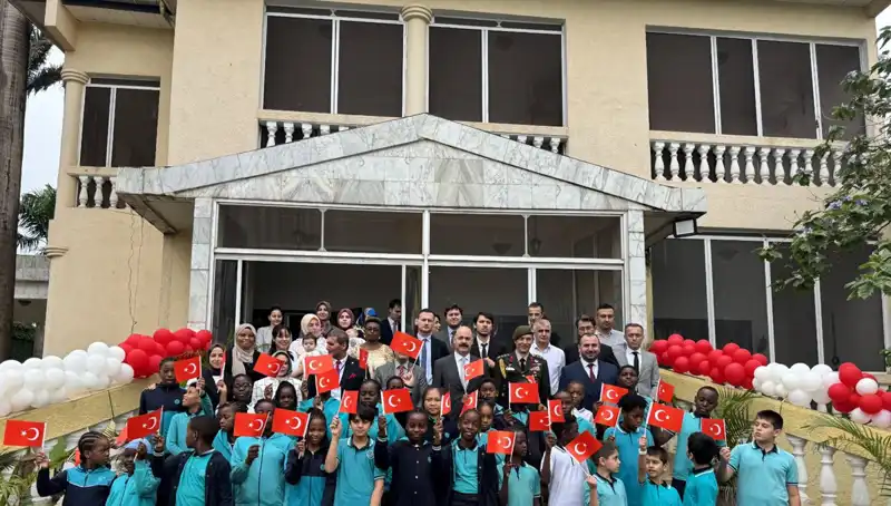 Kamerun'da Neşeyle Kutlanan 23 Nisan Ulusal Egemenlik ve Çocuk Bayramı