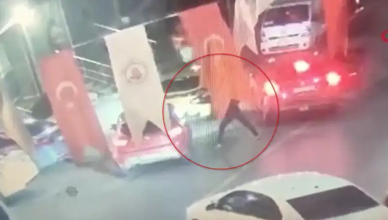Genç Oğul Otomobilinde Kurşun Yağmuruna Tuttu: Olayın Perde Arkası!
