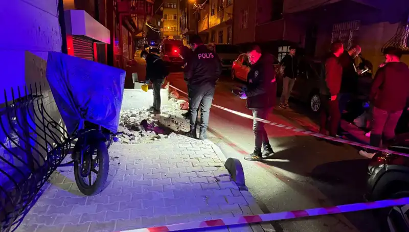 Küçükçekmece'de Plakasız Motosikletle Gerçekleştirilen Saldırı: Olayın Ayrıntıları ve Gözaltılar