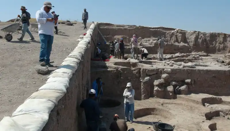 Kilis Oylum Höyük’teki Kazı Çalışmaları Sıcak Havaya Rağmen Devam Ediyor