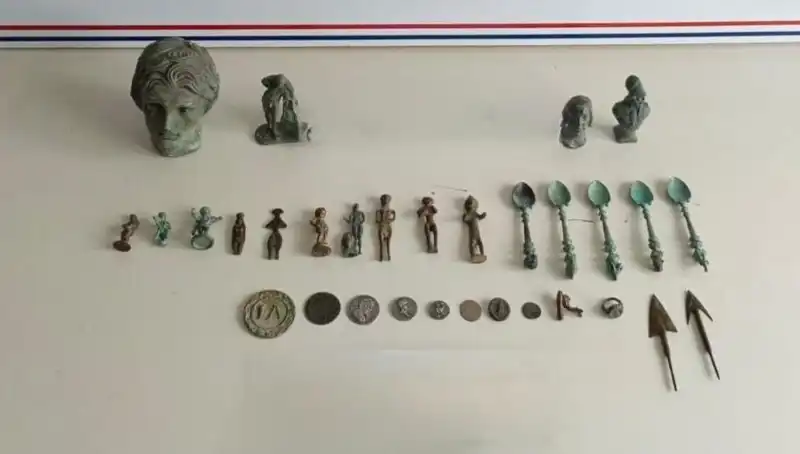 Roma Dönemine Ait Eşsiz Tarihi Eserler Operasyonla Ele Geçirildi!