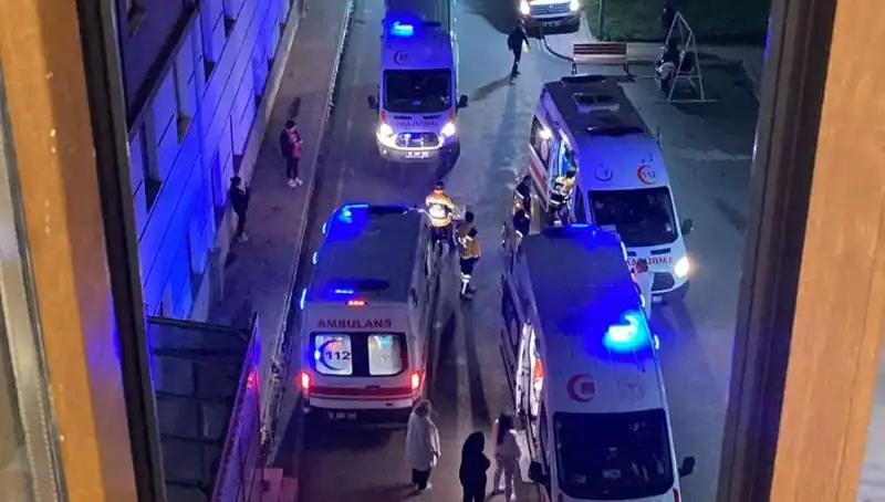 Tüm Türkiye'yi Sarstı: 53 Öğrenci Akşam Yemeğinden Zehirlendi