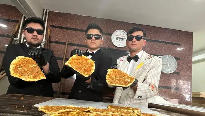 Fırıncılara Takım Elbise Şıklığı: Şaşkınlık ve Teşekkürler Peş Peşe Geldi