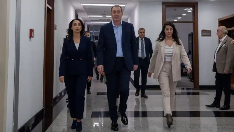 DEM Parti Heyetinin Siyasi Parti Turu: İki Önemli Görüşme Bekleniyor