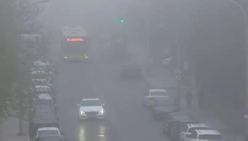 İstanbul'un Olumsuz Hava Koşulları: Yoğun Sis Hayatı Olumsuz Etkiliyor