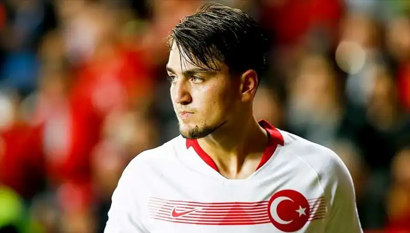 Beşiktaş'tan Sürpriz Transfer Girişimi: Milli Futbolcunun Cevabı Merak Ediliyor!