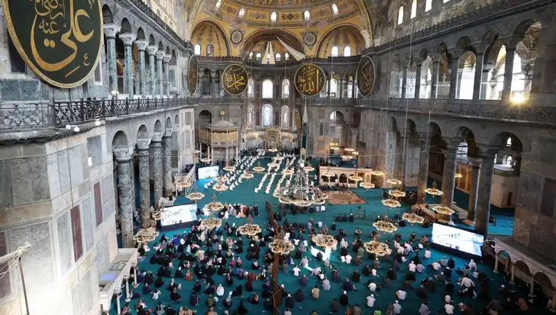 Ayasofya'nın Kapısını Kıran Sanık, Hapis Cezasına Çarptırıldı!