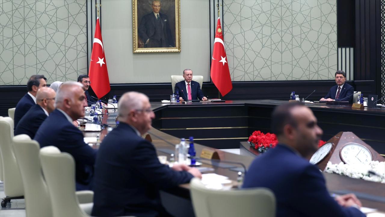 Kabine Suriye ve asgari ücret konularını görüştü.