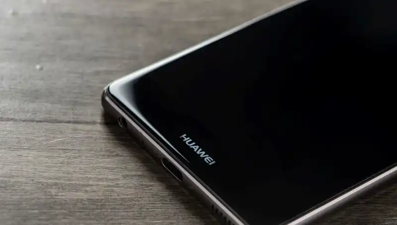Huawei, Yeni Katlanabilir Telefonuyla Mobil Dünyada Devrim Yaratmaya Hazırlanıyor