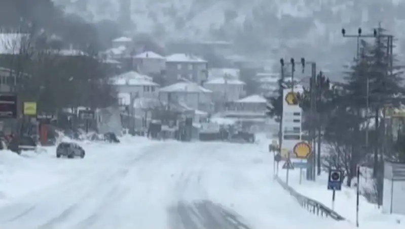 Sertavul Geçidi'nde Kar Faciası! Ulaşıma Kapandı, Sürücüler Dikkat!