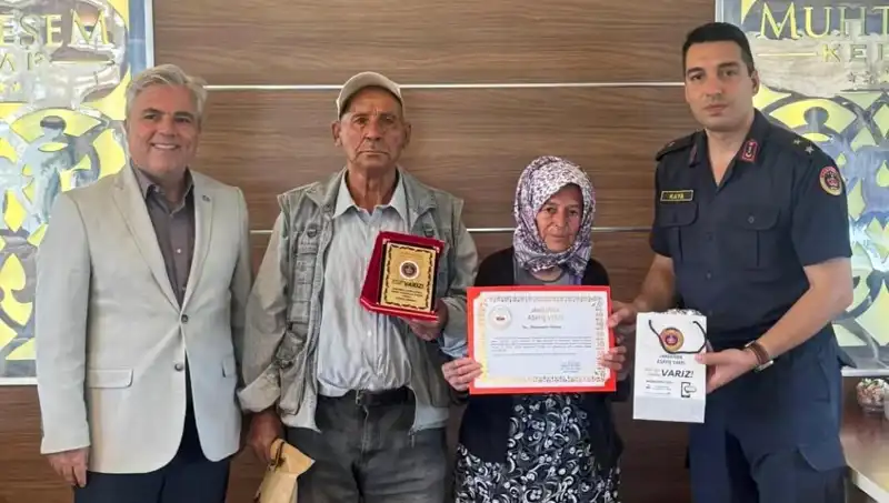 Tek Varoluşları Olan Evi Jandarmaya Bağışladılar: Yürekleri Isıtan Hikaye