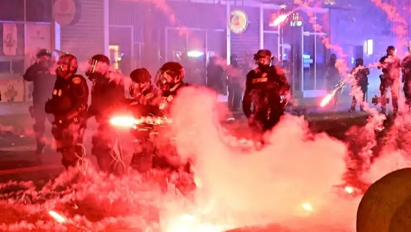 Los Angeles'taki Protestolar: ABD Genelinde Isyan ve Huzursuzluk Yayılıyor