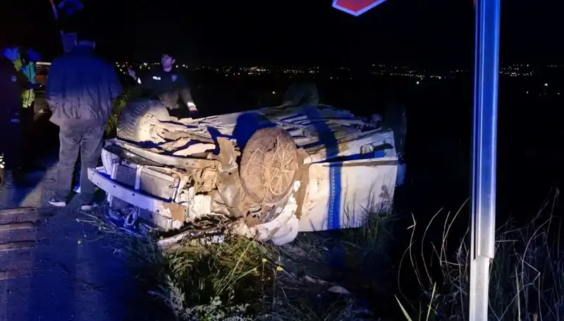 Otomobil Şarampole Devrildi: Feci Kaza 1 Ölü, 3 Yaralı!