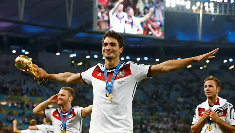 Alman Futbol Efsanesi Hummels Emekliliğini Açıklayarak Spor Dünyasını Şaşırttı