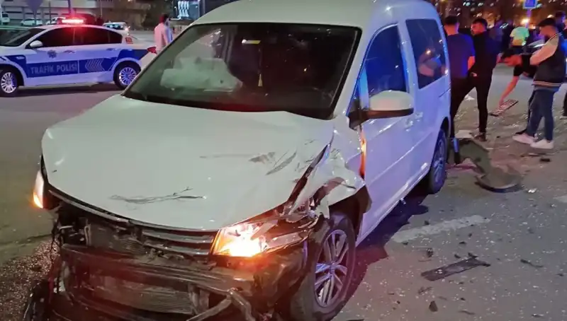 Batman'da Korkutan Trafik Kazası: Araçlar Çarpıştı, 7 Kişi Yaralandı