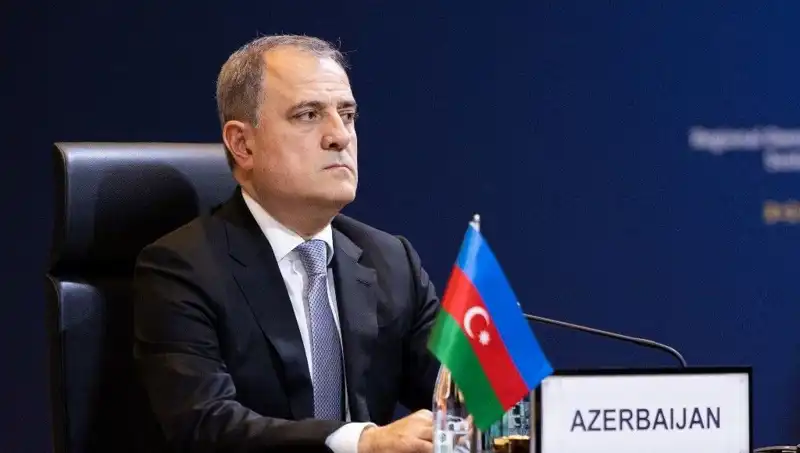 Azerbaycan ve Ermenistan'dan Tarihi Anlaşma: Barış Çanları Çalıyor