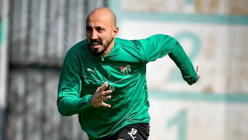 Milli Futbolcunun 2. Lig Planları: Yeni Bir Başlangıç mı?