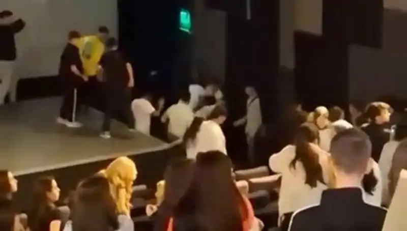 Çakal’ın Hayranları Arasında Büyük Kaos: Neler Yaşandı?