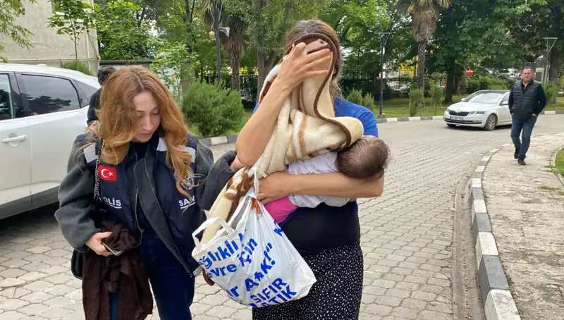 Evlerden Hırsızlık Yapan Kadın, Polisin Kıskacında Yakaladı!
