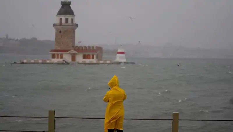 İstanbul'da Bahar Havası Sona Eriyor, Mevsim Değişikliği Yaklaşıyor!