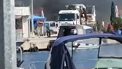 Tuzla'daki Balıkçı Barınağında Patlayan Lastikler Korku Dolu Anlar Yaşattı