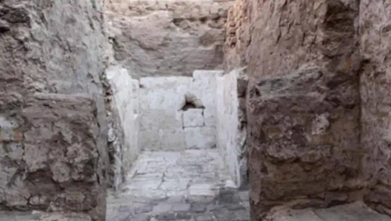 Mısır'da 3 Bin 500 Yıldan Daha Eski Kraliyet Mezarı Keşfedildi!