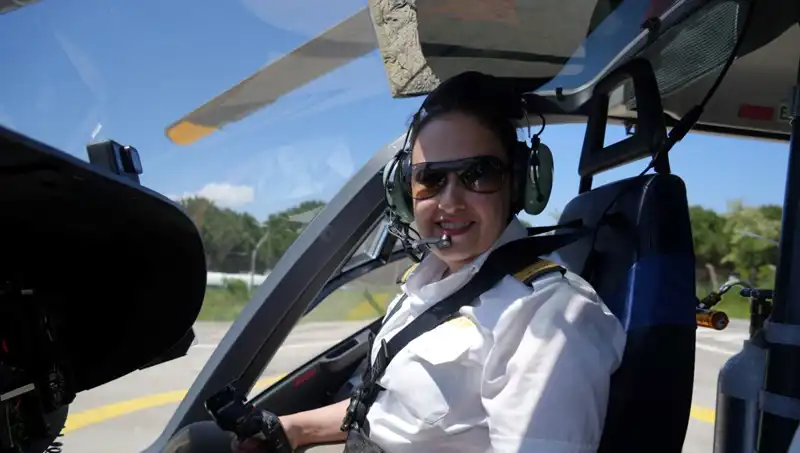 Türkiye'nin İlk Kadın Ambulans Helikopter Pilotuyla Tanışın: "Yer çekimine Meydan Okumak"