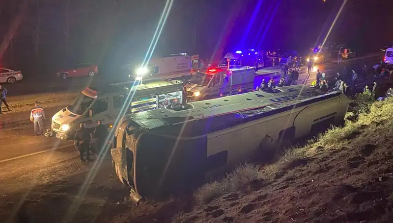 İşçi Servisi Şarampole Devrildi: 23 Kişi Yaralandı, Olayın Ayrıntıları Şok Edici!