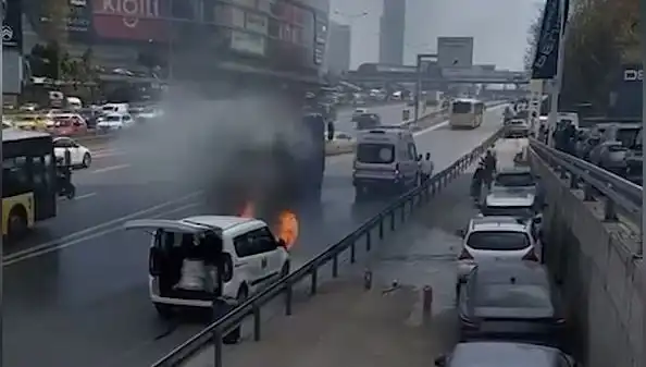 Yanan Araç Yangınına TOMA ile Anında Müdahale: Gözler Şaşkın!